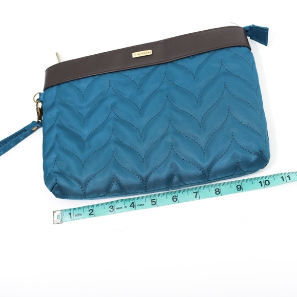 Travelon Quilted Teal Blue Medium Size Wristlet With Anti Theft RFID Blocking - Picture 13 of 14